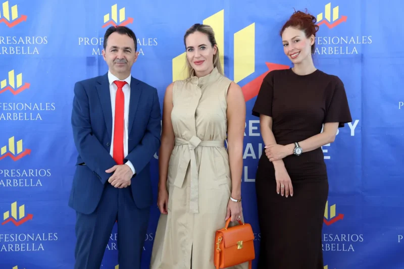 Invitadas con el presidente del club, septiembre de 2026