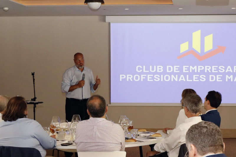 Almuerzo de junio de 2023 de inicio del club y conferencia sobre Derecho Penal Fiscal del letrado Juan Cuevas