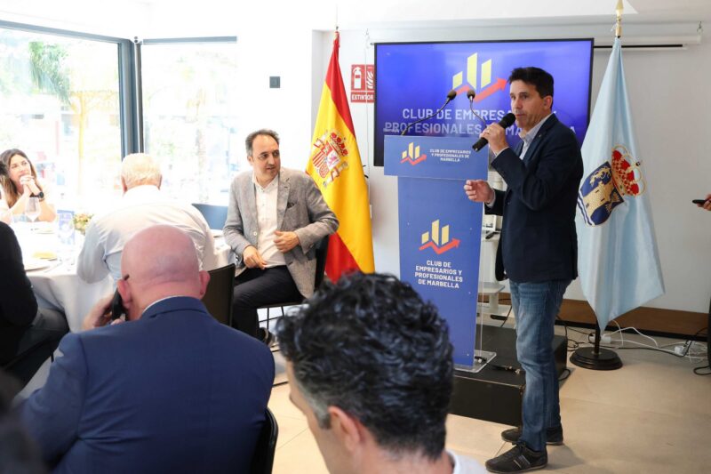 Conferencia del experto fiscal don Jesús Prieto sobre las ventajas fiscales de los holding empresariales y otras novedades fiscales