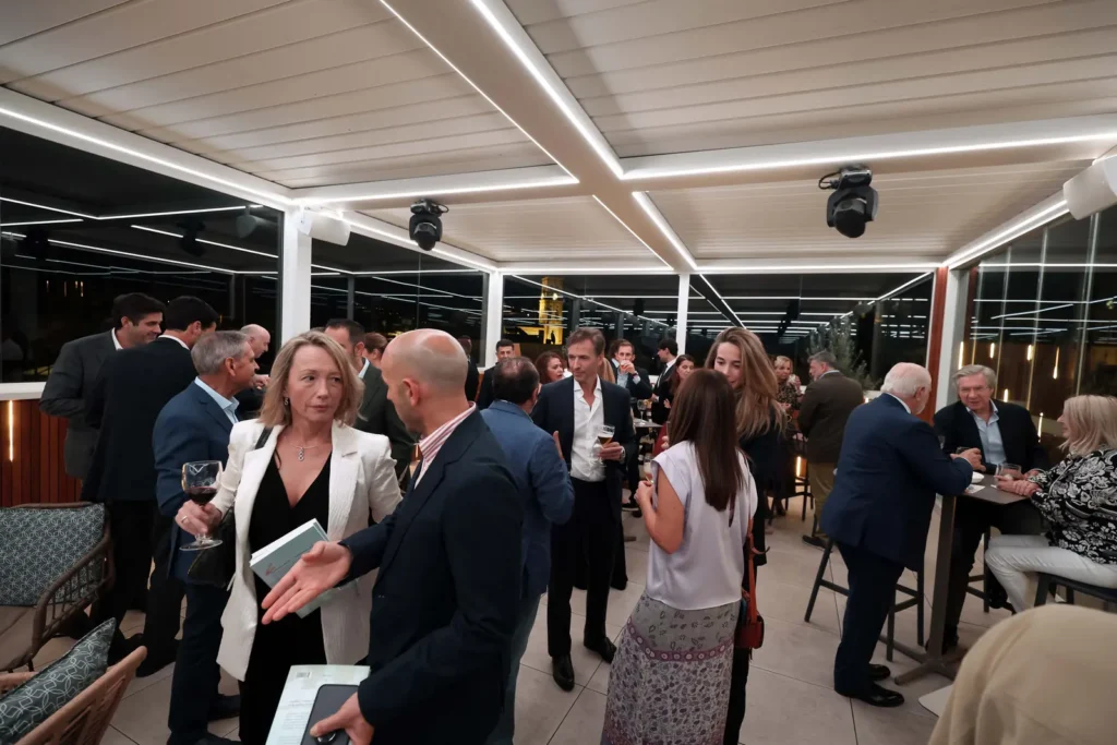 Aperitivo en la terraza del Hotel Óbal, octubre de 2025